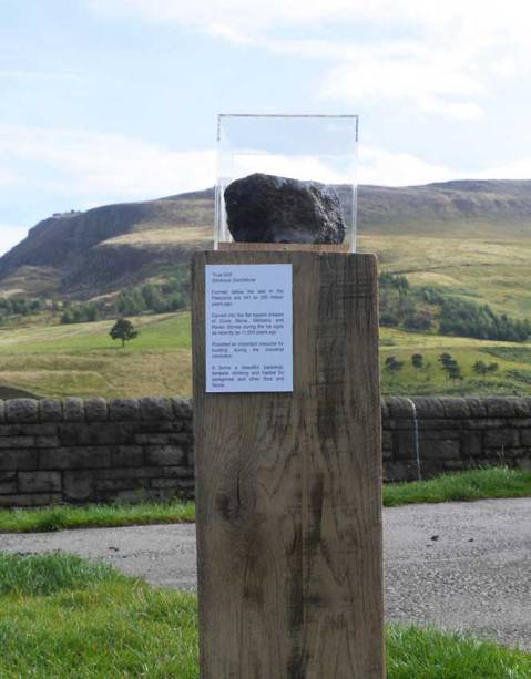 place-gritstone-plinth